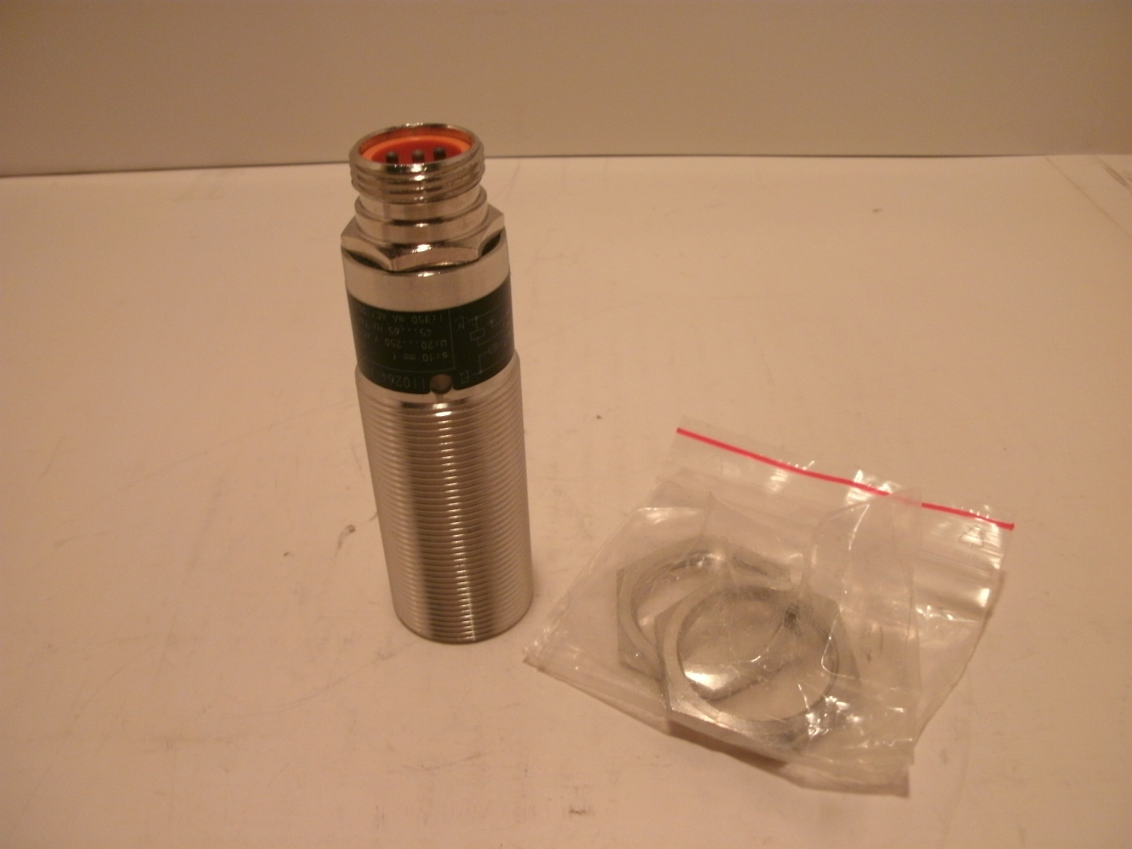 EFECTOR100 IIA2010-ABOA/SL/LS-300BL INDUCTIVE SENSOR 20..250 V AC/DC NEW IN BOX