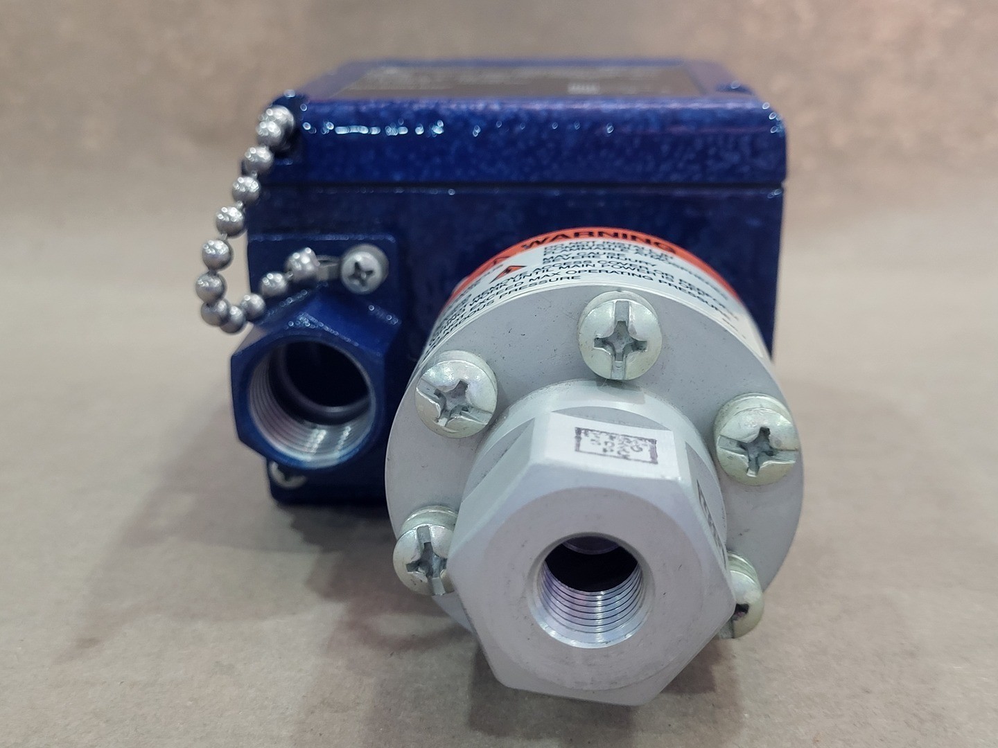 SURPLUS NEW ITT Industries 200P13C3 Adjustable Pressure Switch , 200-1500 psig