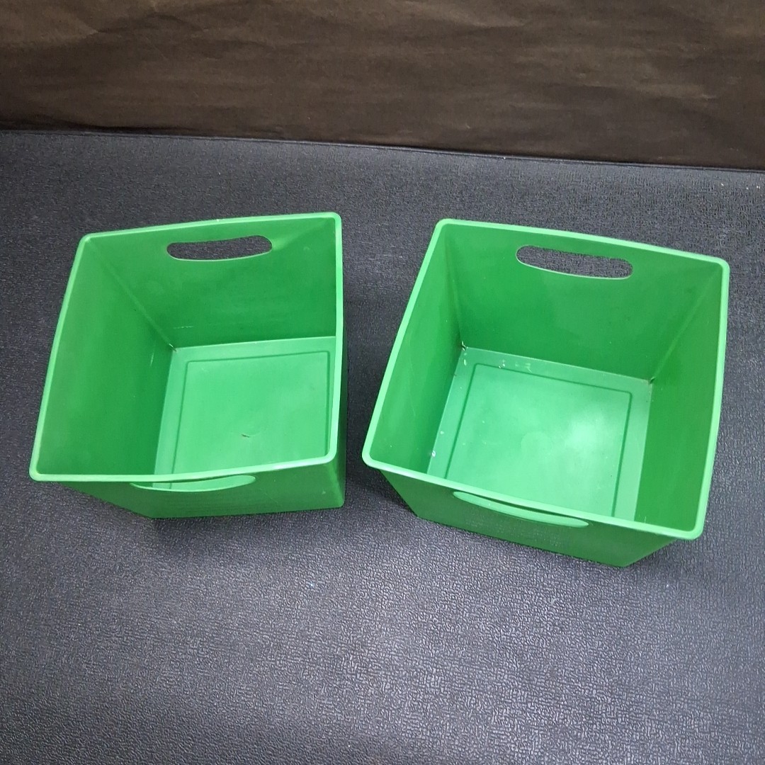 Pair of 10″ x 10″ x 7″ Plastic Green 2-Handle Square Storage Trays Boxes Bins