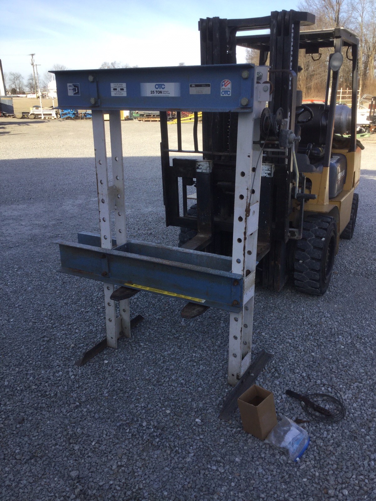 OTC 25 Ton Capacity Heavy Duty Open Throat Press 1826 – OTC1826