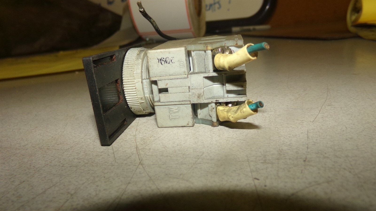 Izumi Unclamp Pallet Switch (Missing Button) 41-10570 0302 *FREE SHIPPING*
