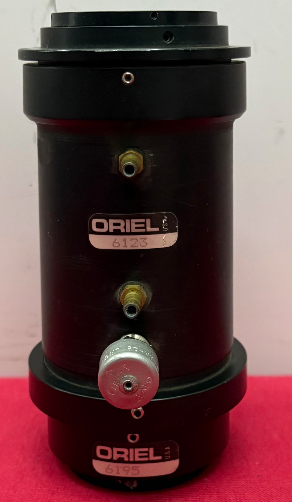 ORIEL 6123 LIQUID OPTICAL FILTER 2″ SERIES & 6195 FLANGE LENS HOLDER 1.5″ SERIES