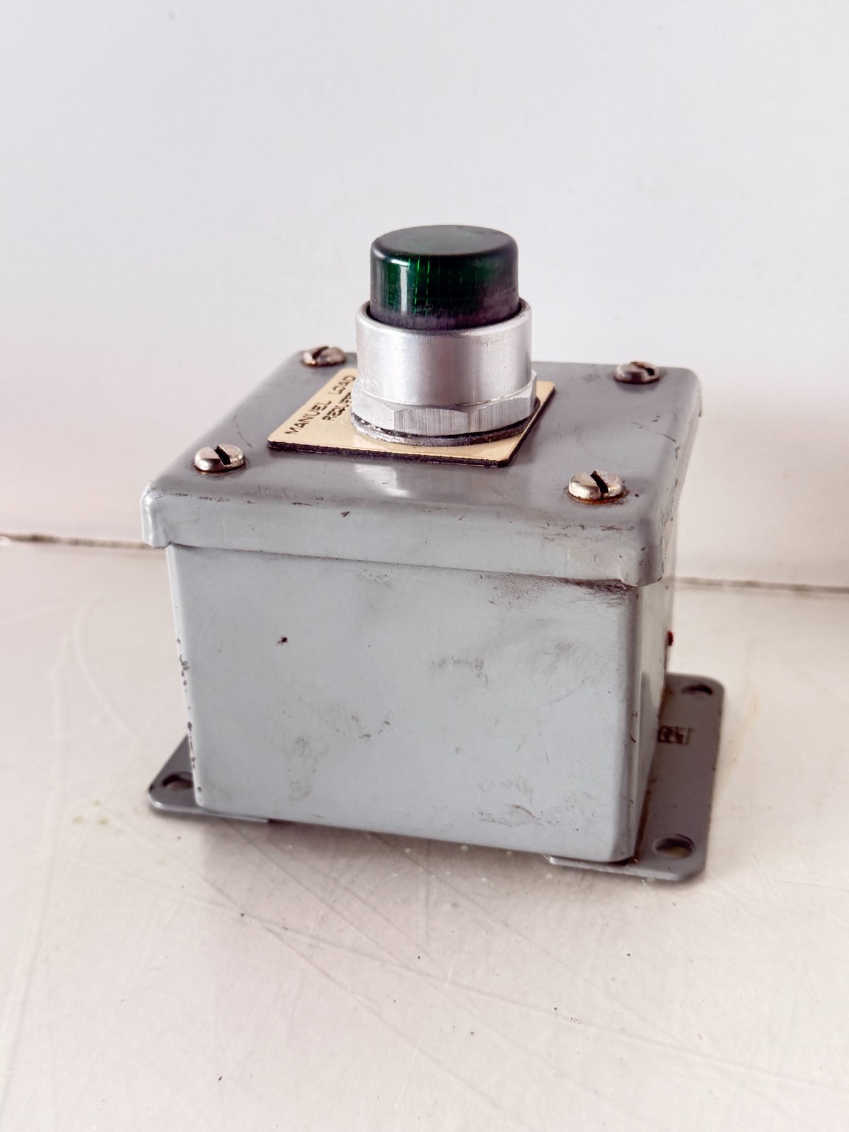 Industrial push button switch with box (RB4)
