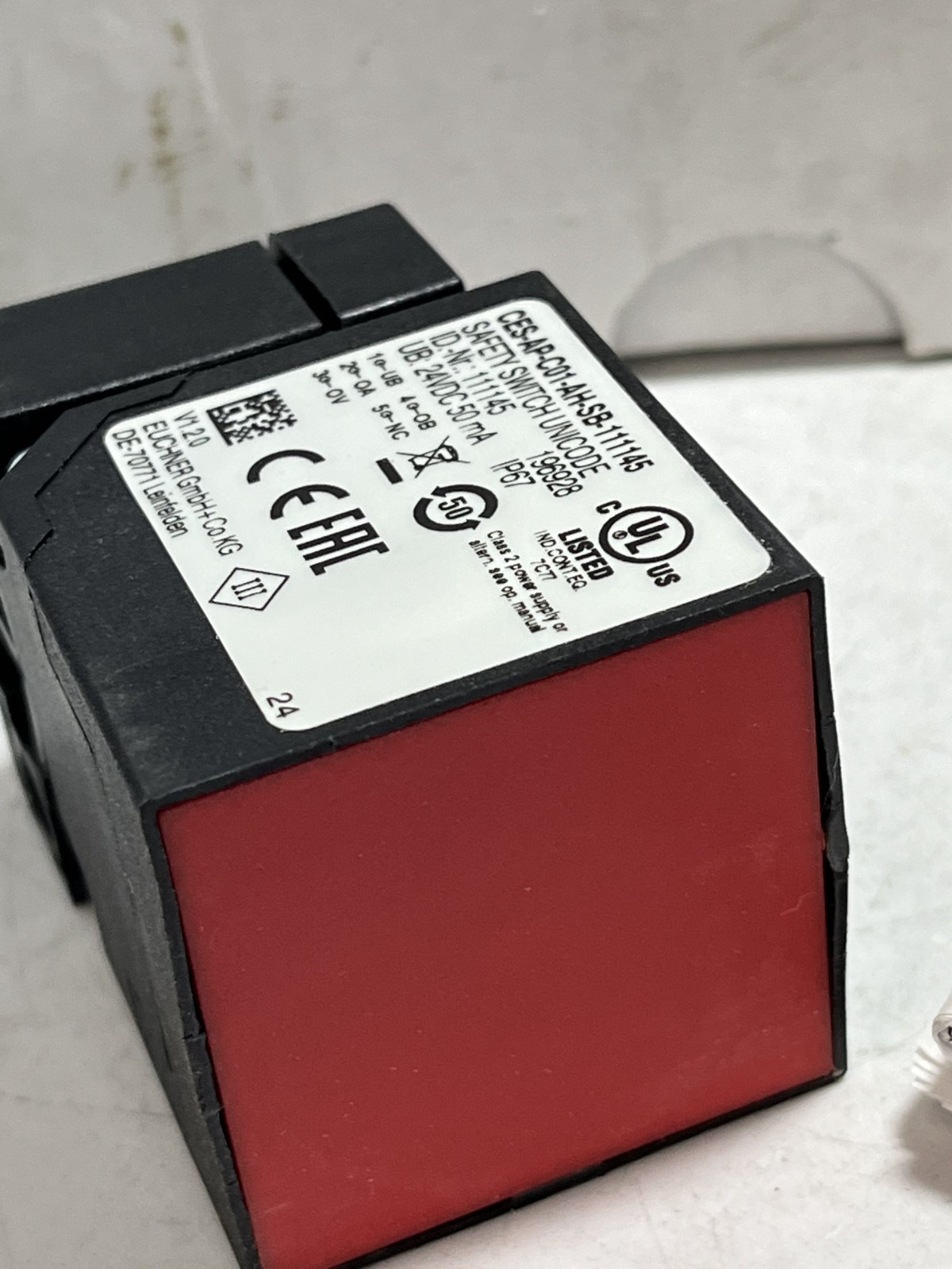 EUCHNER CES-AP-C01-AH-SB-111145 SAFETY SWITCH UNICODE 24VDC 50MA NIB