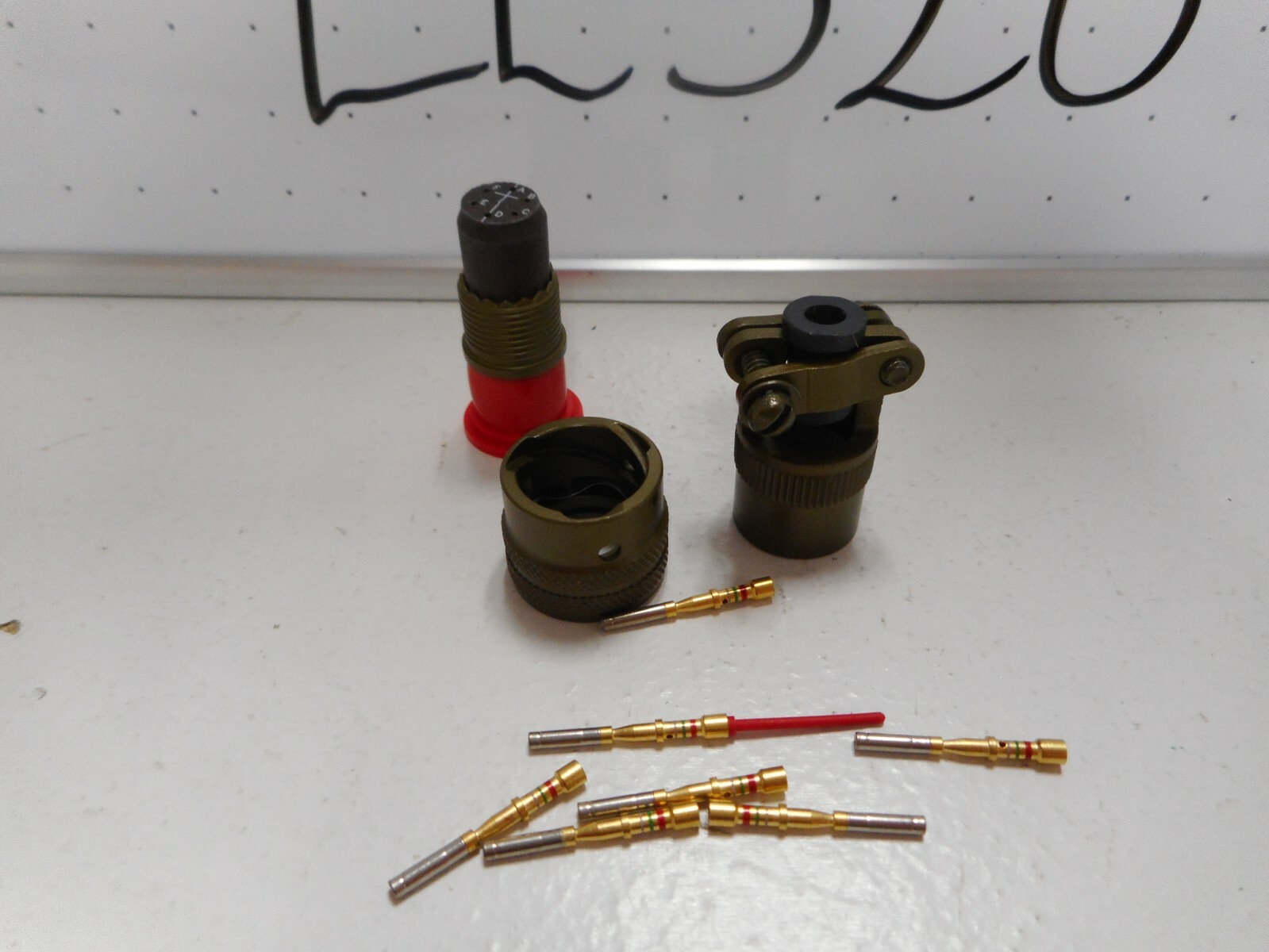 NOS MIL SPEC CONNECTOR MS3126F106S