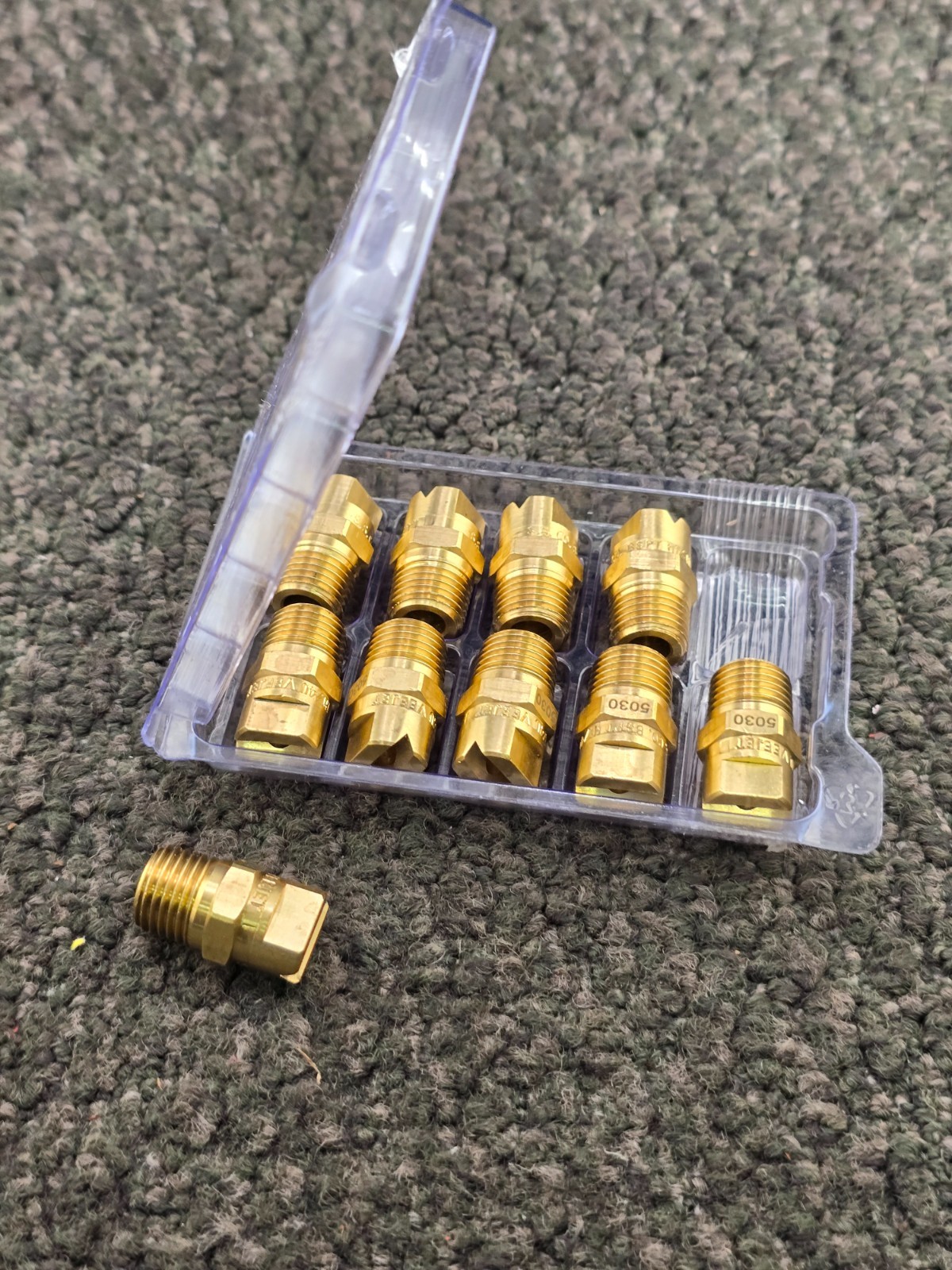 (QTY 10) SPRAYING SYSTEMS 5030: 1/4″ VEE JET SPRAY NOZZLES H1/4U
