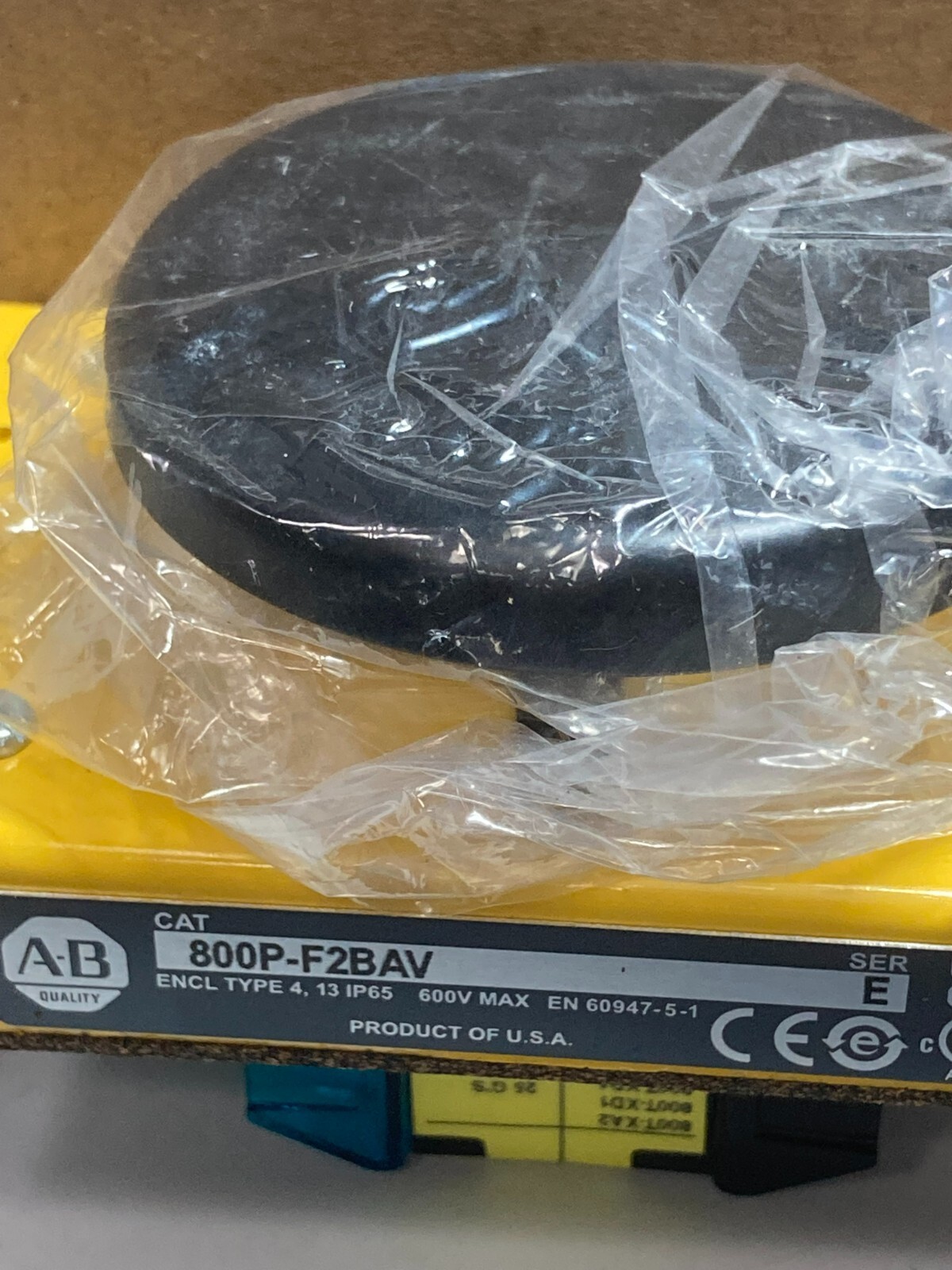 ALLEN BRADLEY 800P-F2BAV PUSH BUTTON PALM OPERATED 1NO/1NC SERIES E NIB