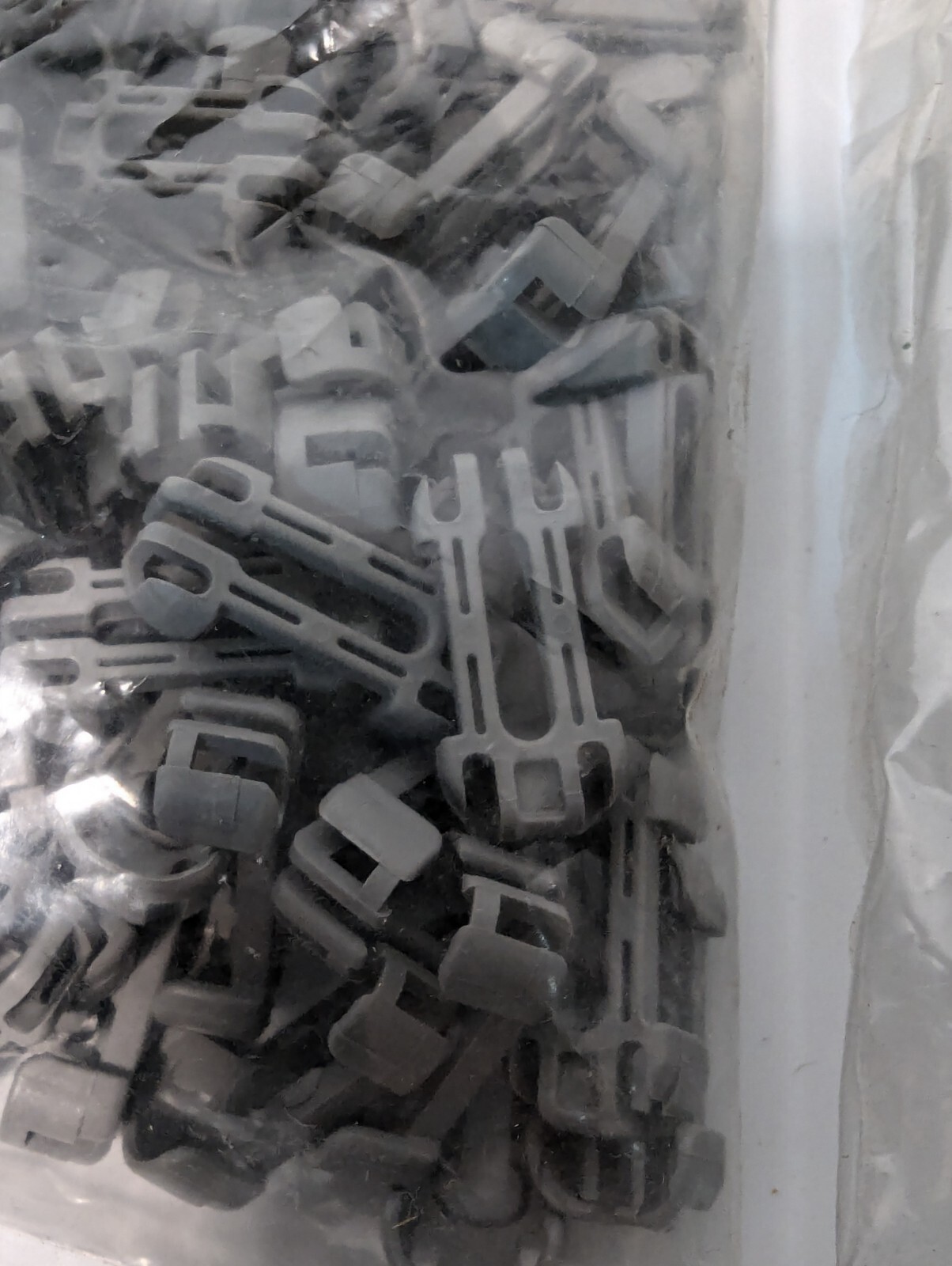 (100-Pack) Yazaki 7157-6827-10 Rear Space Holders Automotive Connector