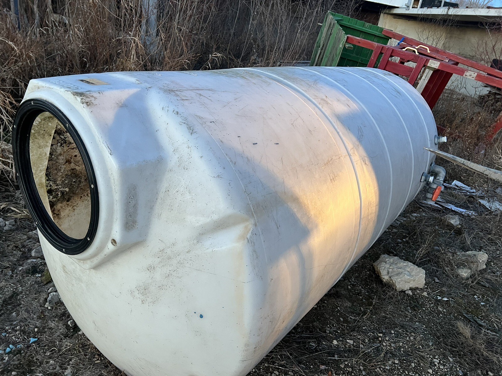 750 Gallon Vertical Poly Storage Tank, 8′ H x 4′ D