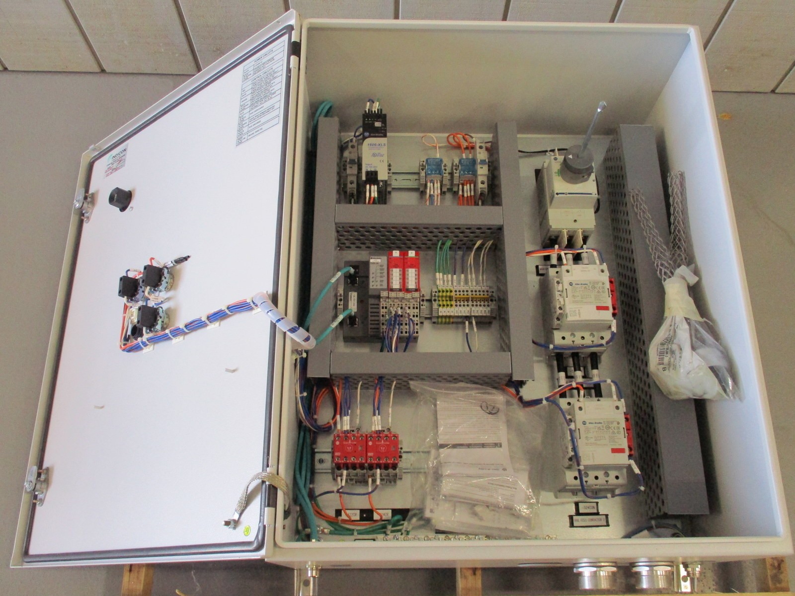 Allen Bradley 1734-IB8S Input Module 1734-1B8S Mounted, Ser.B
