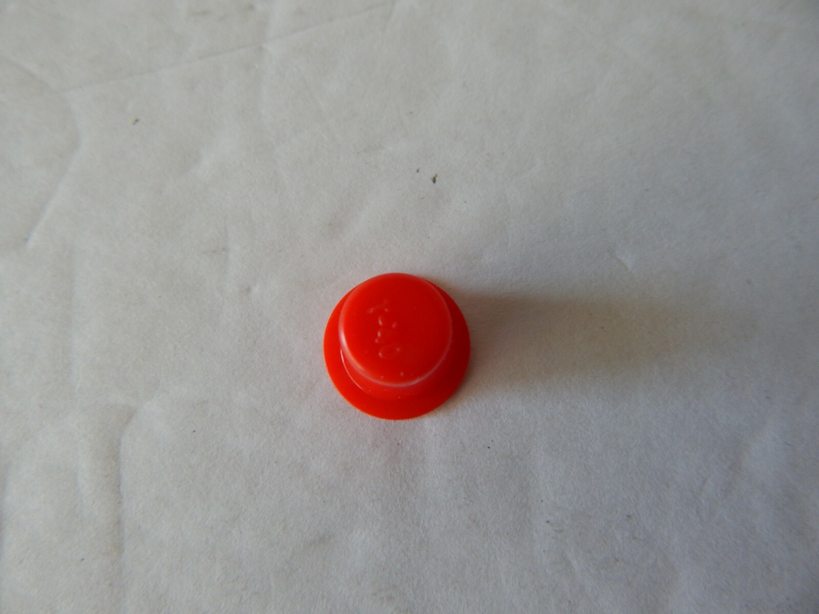 20x Universal Premium Quality Plastic Tapered Plugs Cap Red