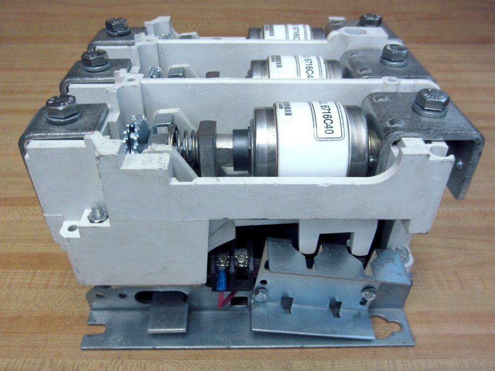 Eaton V201KTCJZ1 Vacuum Contactor w/3 6716C40
