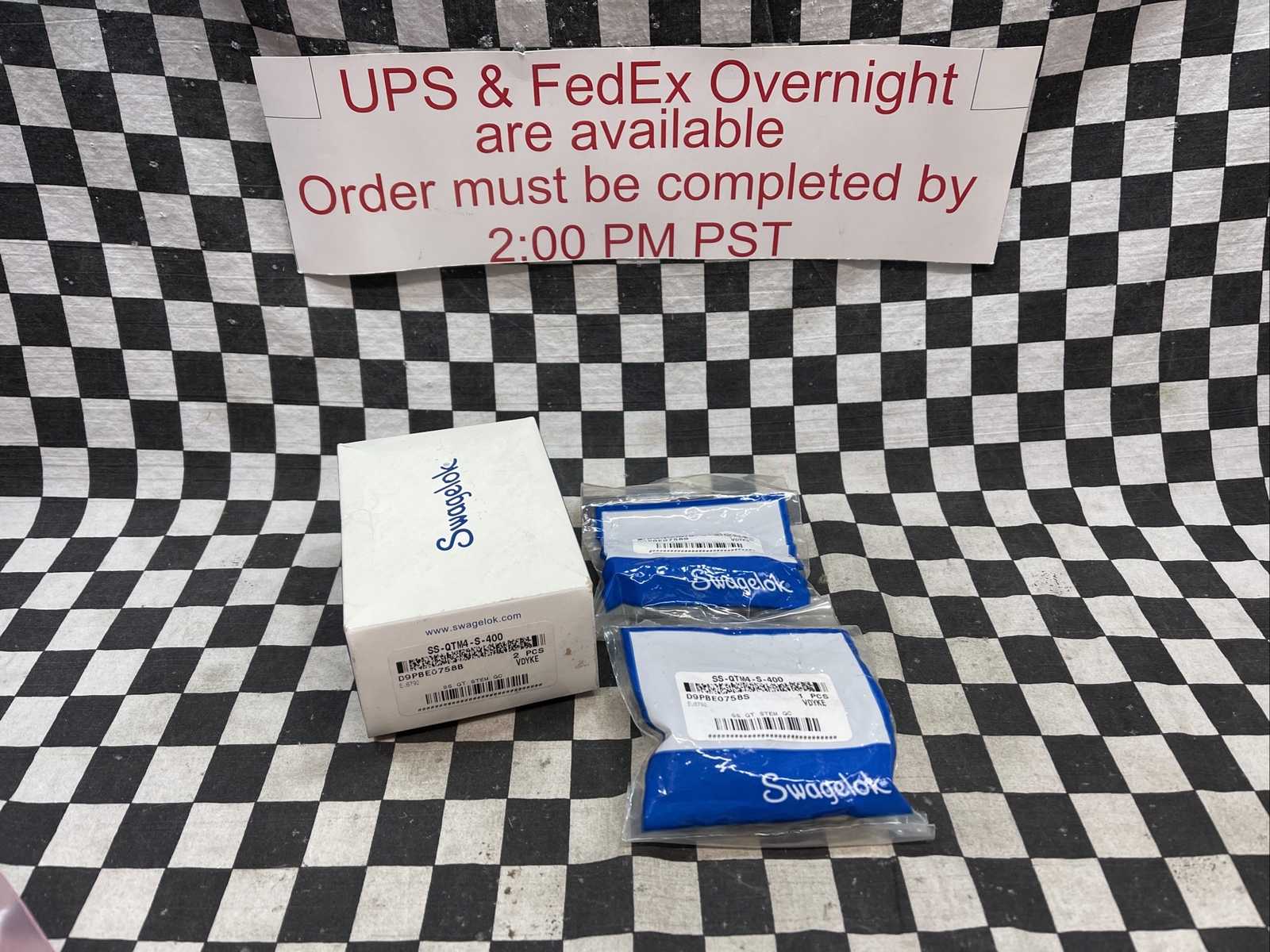 SWAGELOK SS-QTM4-S-400, SSQTM4S400, Quick Connect, LOT OF 2 SHIPSAMEDAY#1543A10