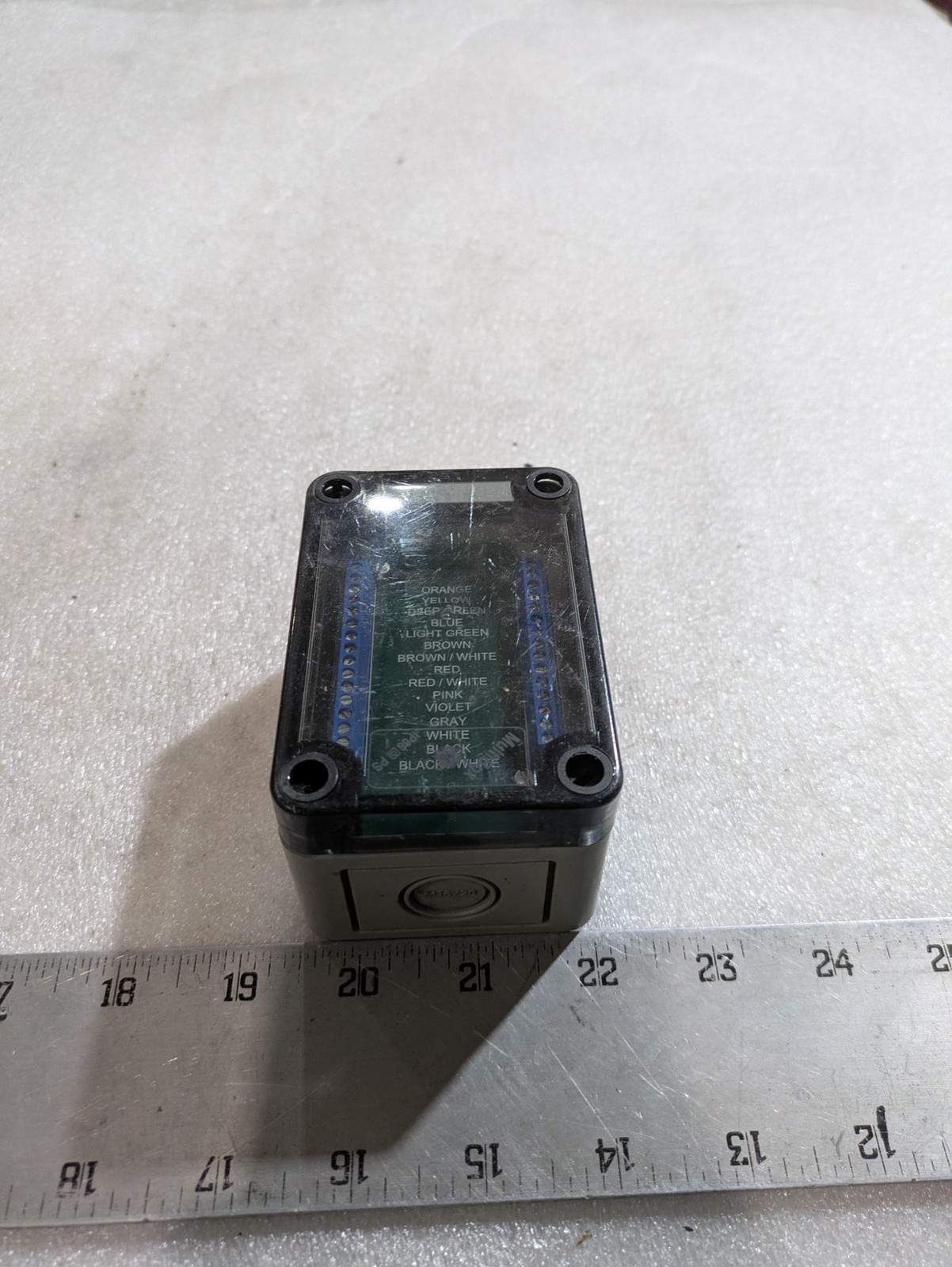 GE Multibox M16/20 Multipurpose Enclosure Box Metric Knock-Out Industrial