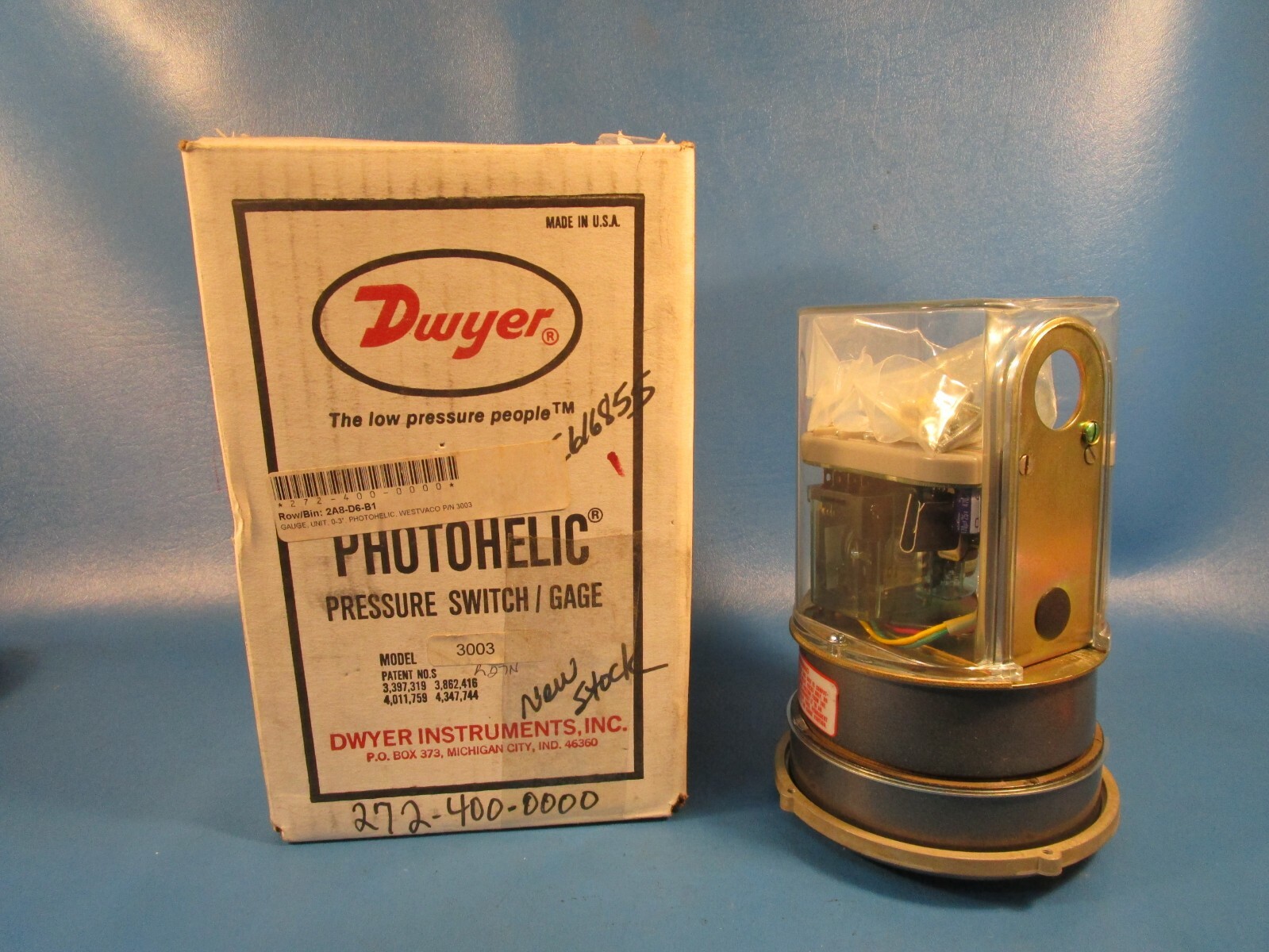 Dwyer 3003, Series 3000, Photohelic Pressure Switch Gauge, 0-3 inches