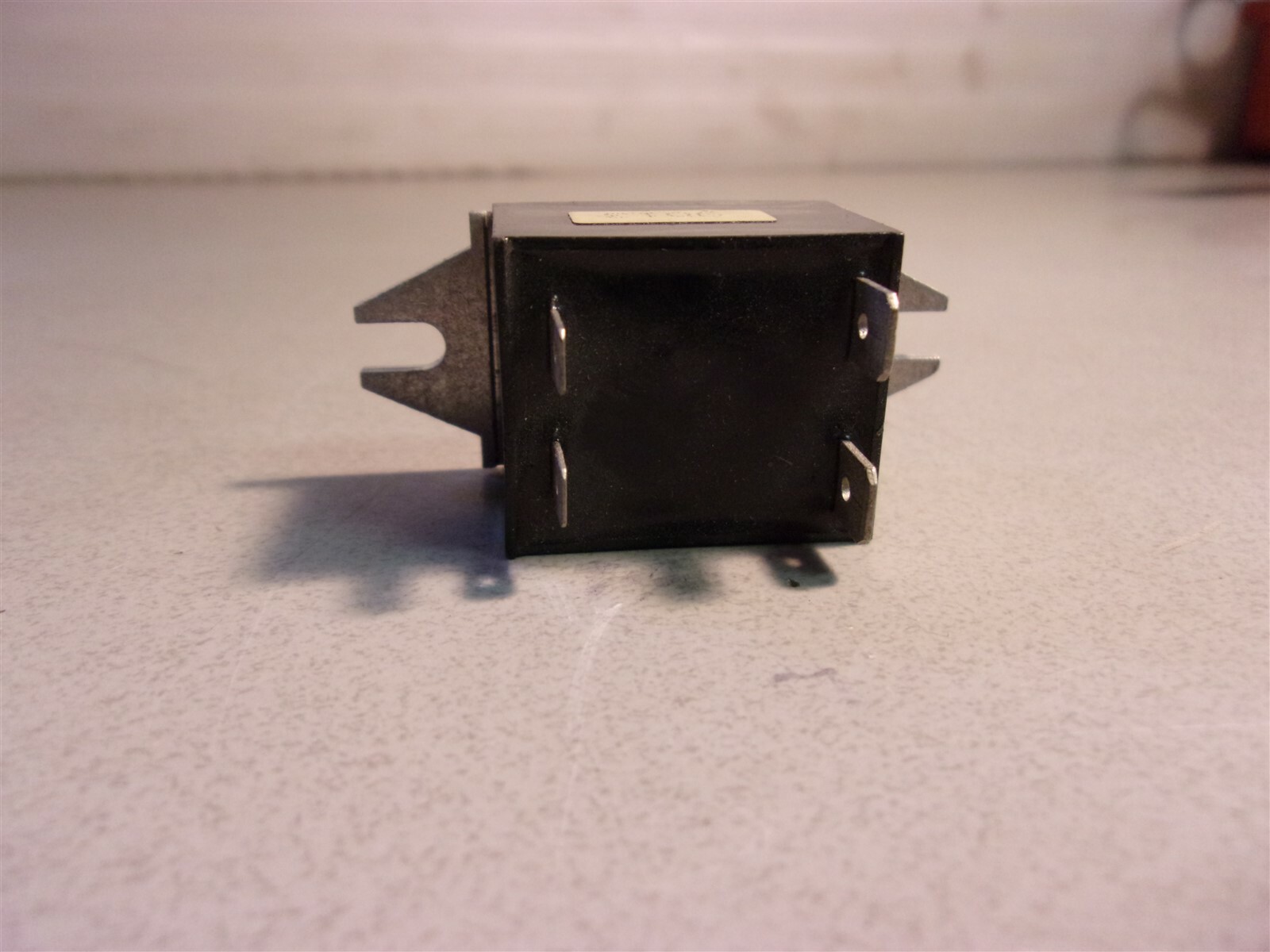 NEW Grayhill 70S2-04-B-12-N 140VAC Solid State Relay *FREE SHIPPING*