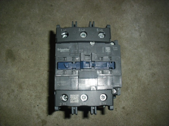 Schneider Electric LC1D80 AC Contactor IEC/EN 60947-4-1 (missing cover)