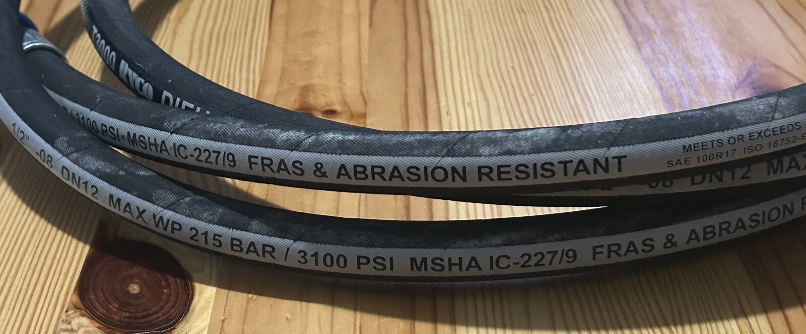 1/2″ X 137” Hydraulic Hose SAE100R17 3100 PSI Straight X 90 JIC Ends (132 144)
