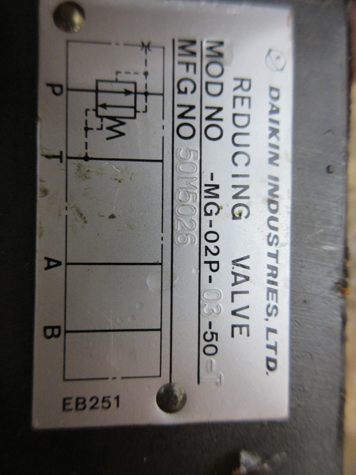 TAKISAWA TW-30 CNC LATHE DAIKIN VALVE MG-02P-03-50-T
