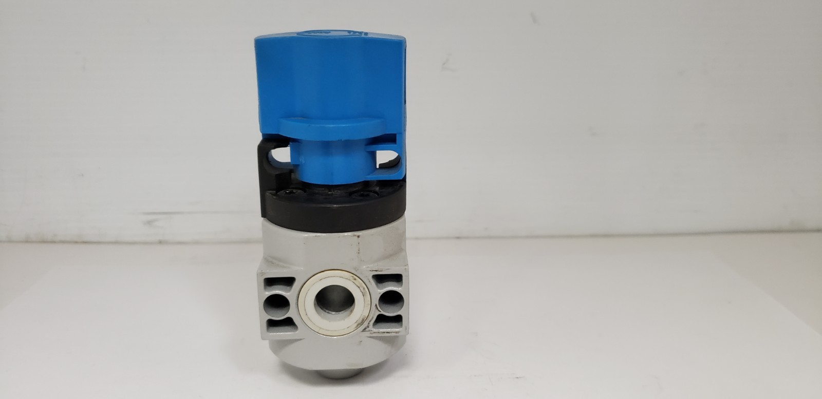 FESTO 170681 PNUEMATIC ON/OFF VALVE, HE-D-MINI, 240PSI, 0-16 BAR