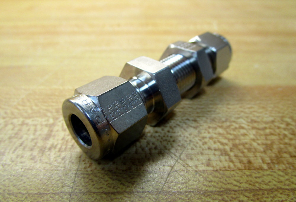 Parker 316UHEW Bulkhead Union Coupling