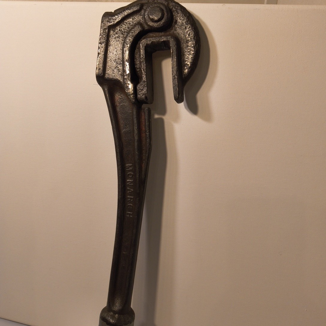 Monarch Rod Buster Sucker Rod Wrench 18″ Length High Quality Tool 555-560-300