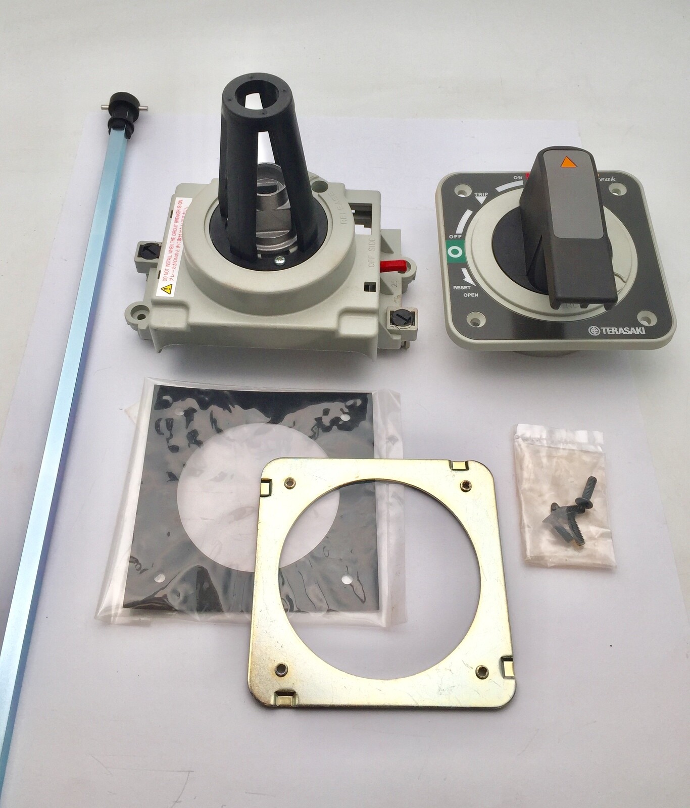 Terasaki TEMBREAK T2HP25R6BNF T2HP256BNFPS4A Panel Mounted Handle Kit BLACK