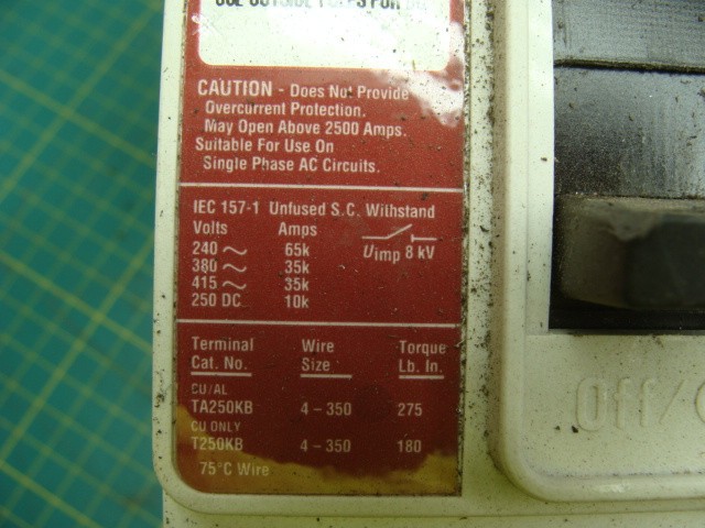 CUTLER HAMMER JD3250K MOLDED CASE CIRCUIT BREAKER 250 AMP 600VAC W/MANUAL SWITCH