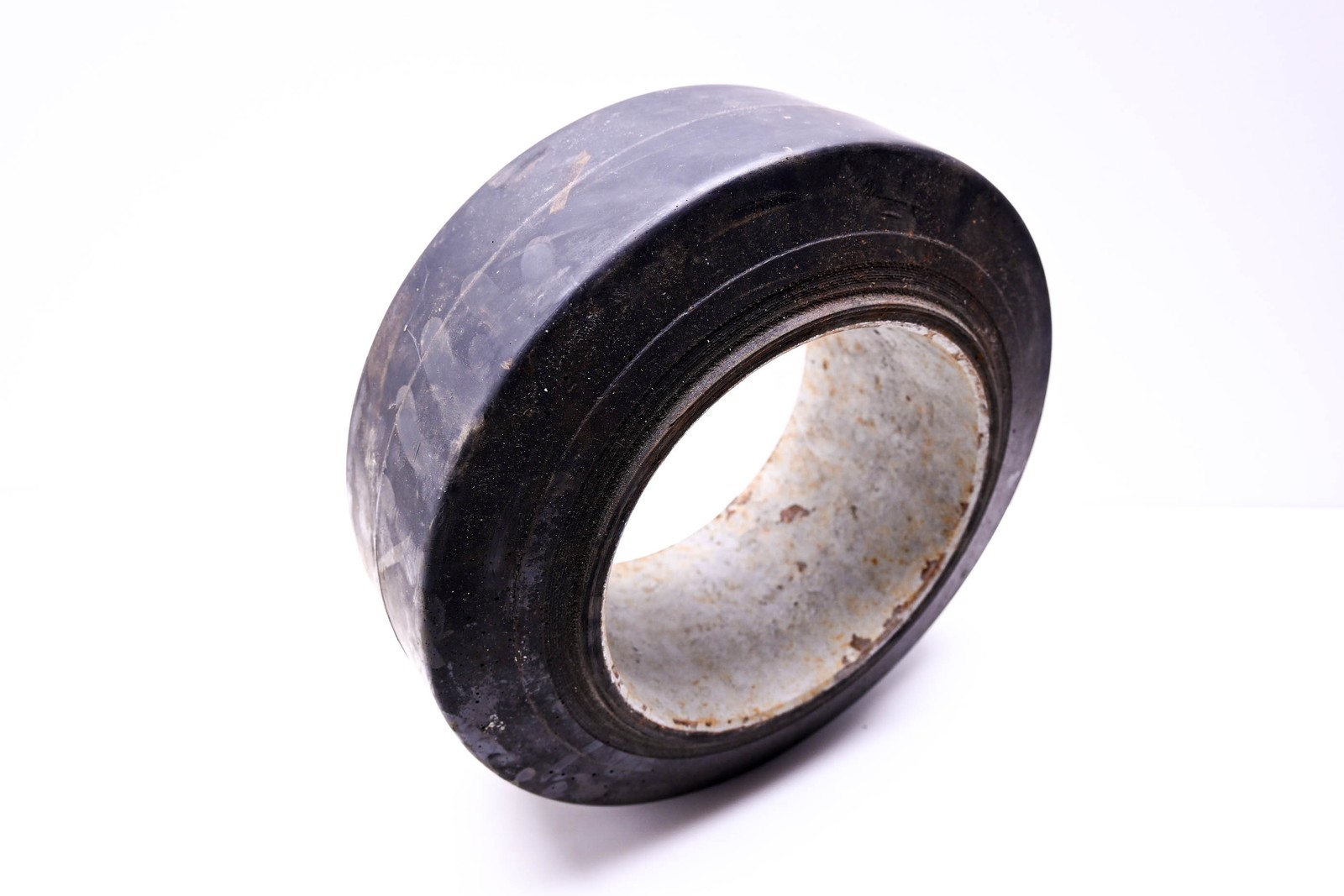 Solidthane YA503-15 13.5x5x8 Solid Forklift Tire Press-On NOS