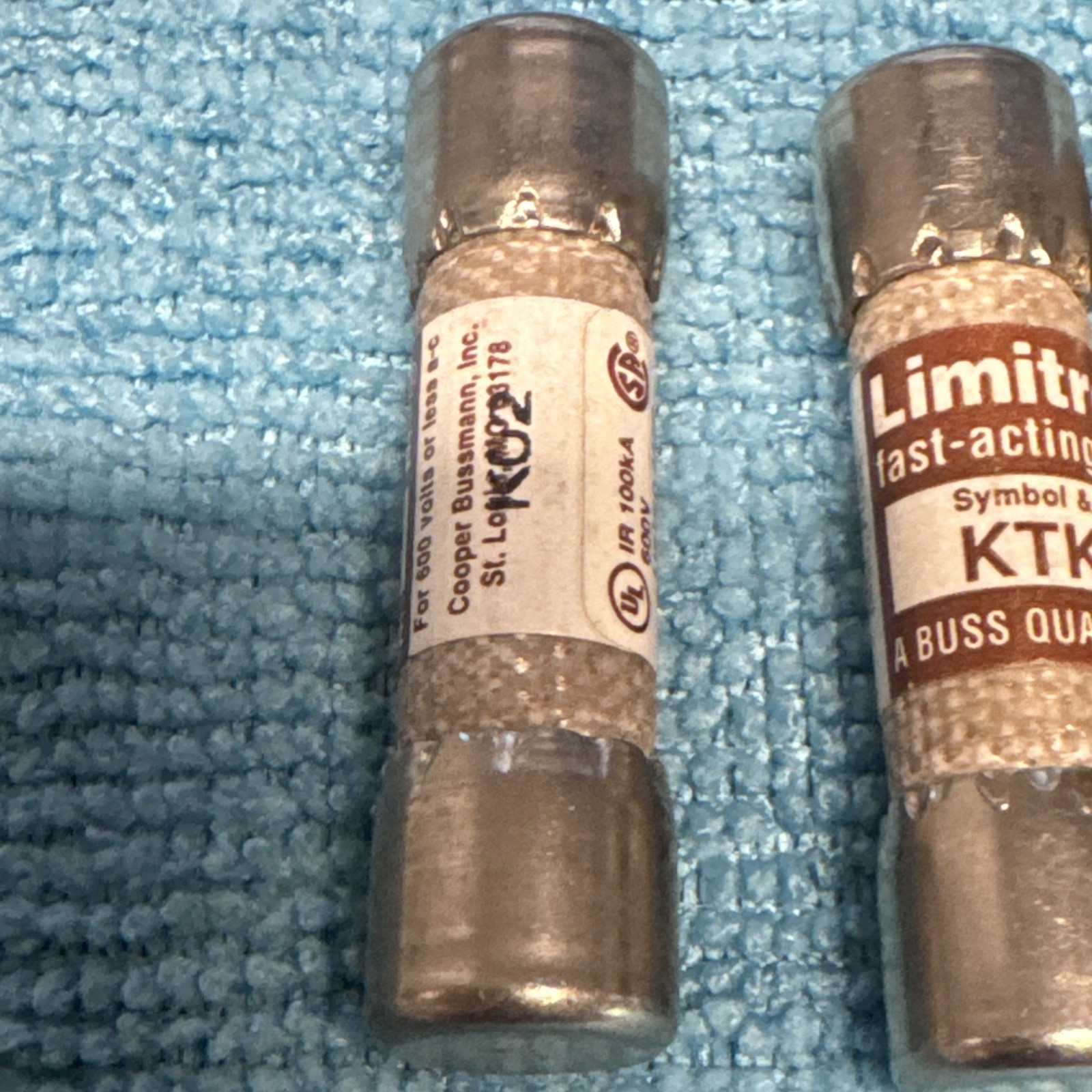 Lot Of 8 Bussman Limitron Fast Acting Fuses KTK-1 KTK 1/2 Buss New