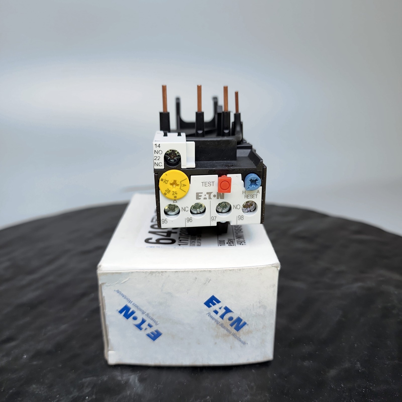EATON ZB32-32/XTOB032CC1 Thermal Overload Relay 24-32A 1NO/1NC New In Box