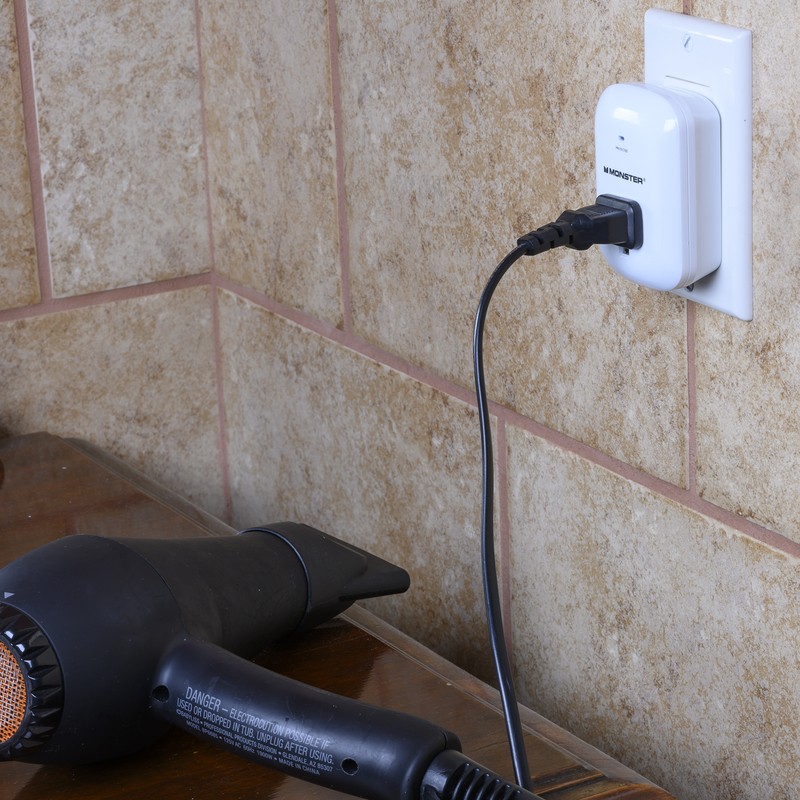 Monster Just Power It Up 1200 J 0 ft. L 1 outlets Surge Protector Wall Tap