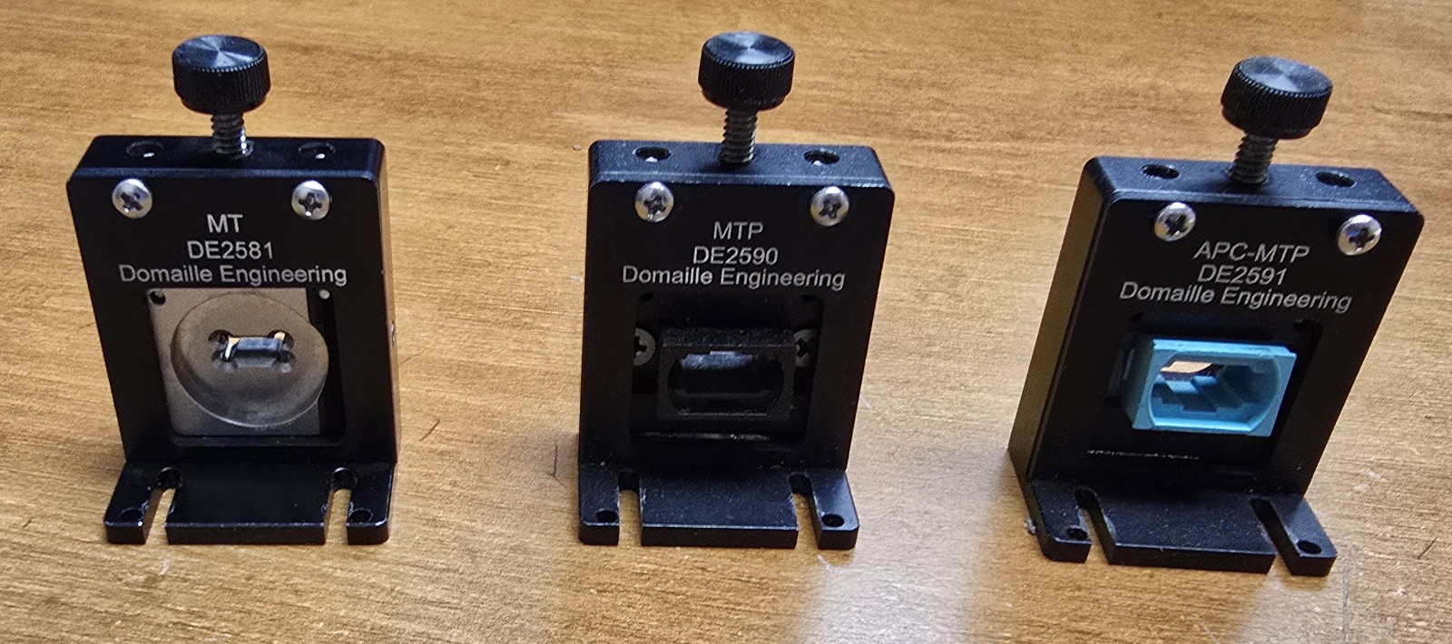 Domaille Optispec Adapters MTP/UPC, MTP/APC, MT Ferrule ( DE2581, DE259, DE2591)