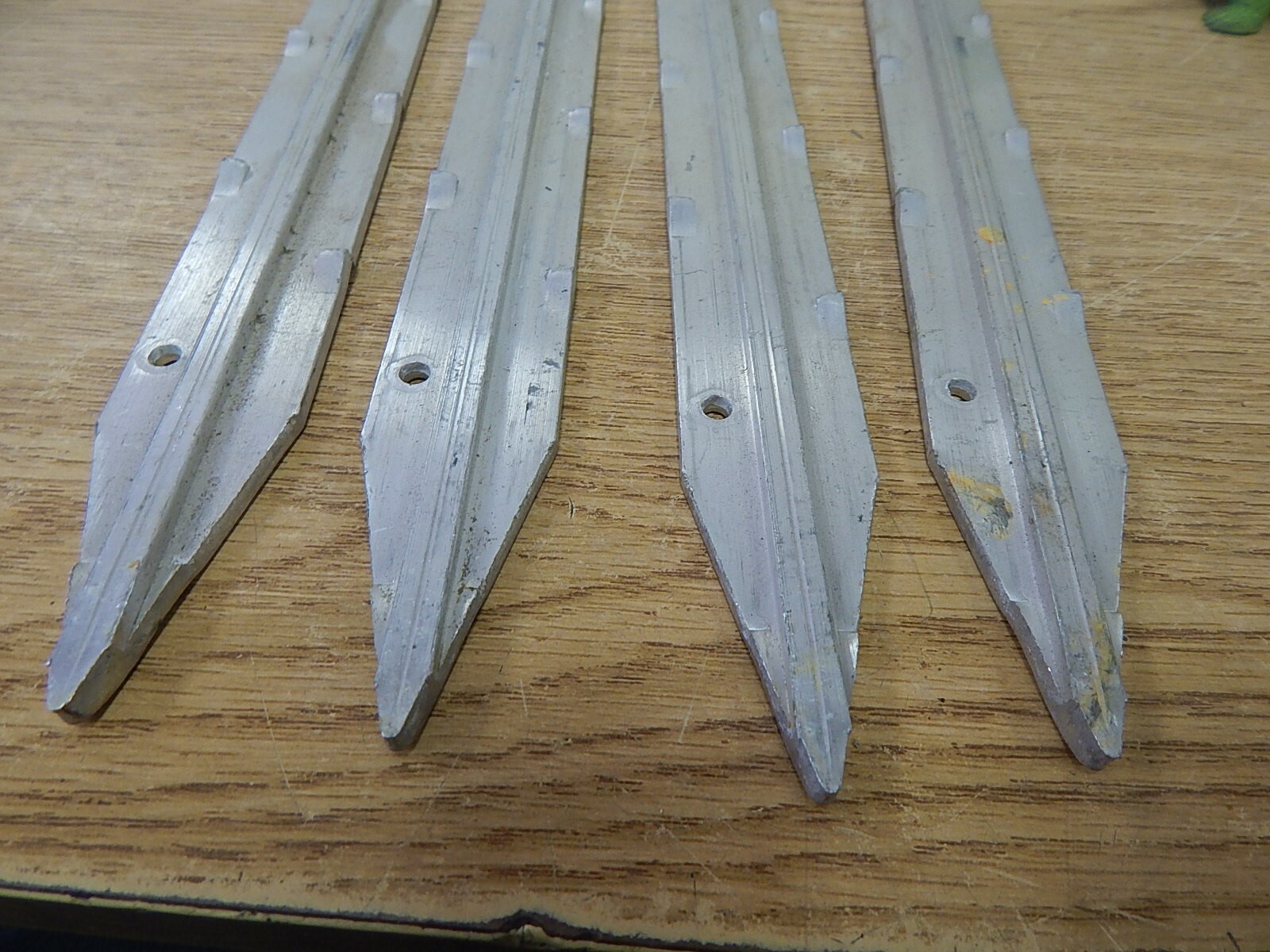 Aluminum Stakes 12″ x 1-1/8″ x 1/8″ Thick Lot of 4 *FREE SHIPPING*