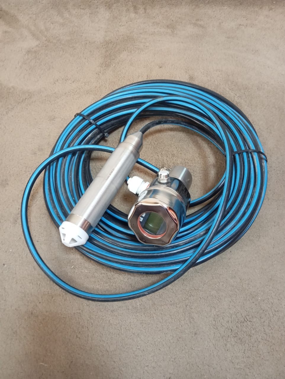 Endress+Hauser / Deltapilot M / Hydrostatic Pressure Transmitter / FMB53-LVP4/0