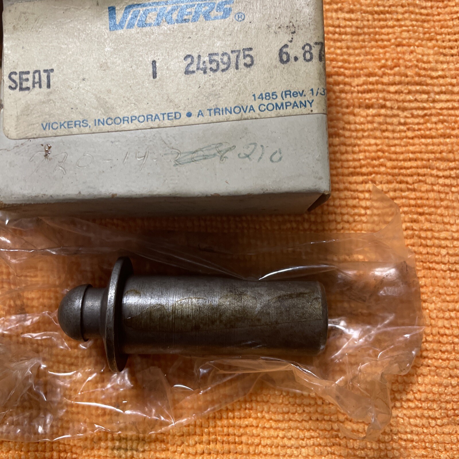 Vickers Seat. Part number 245975. Qty 5. Includes Boxes.