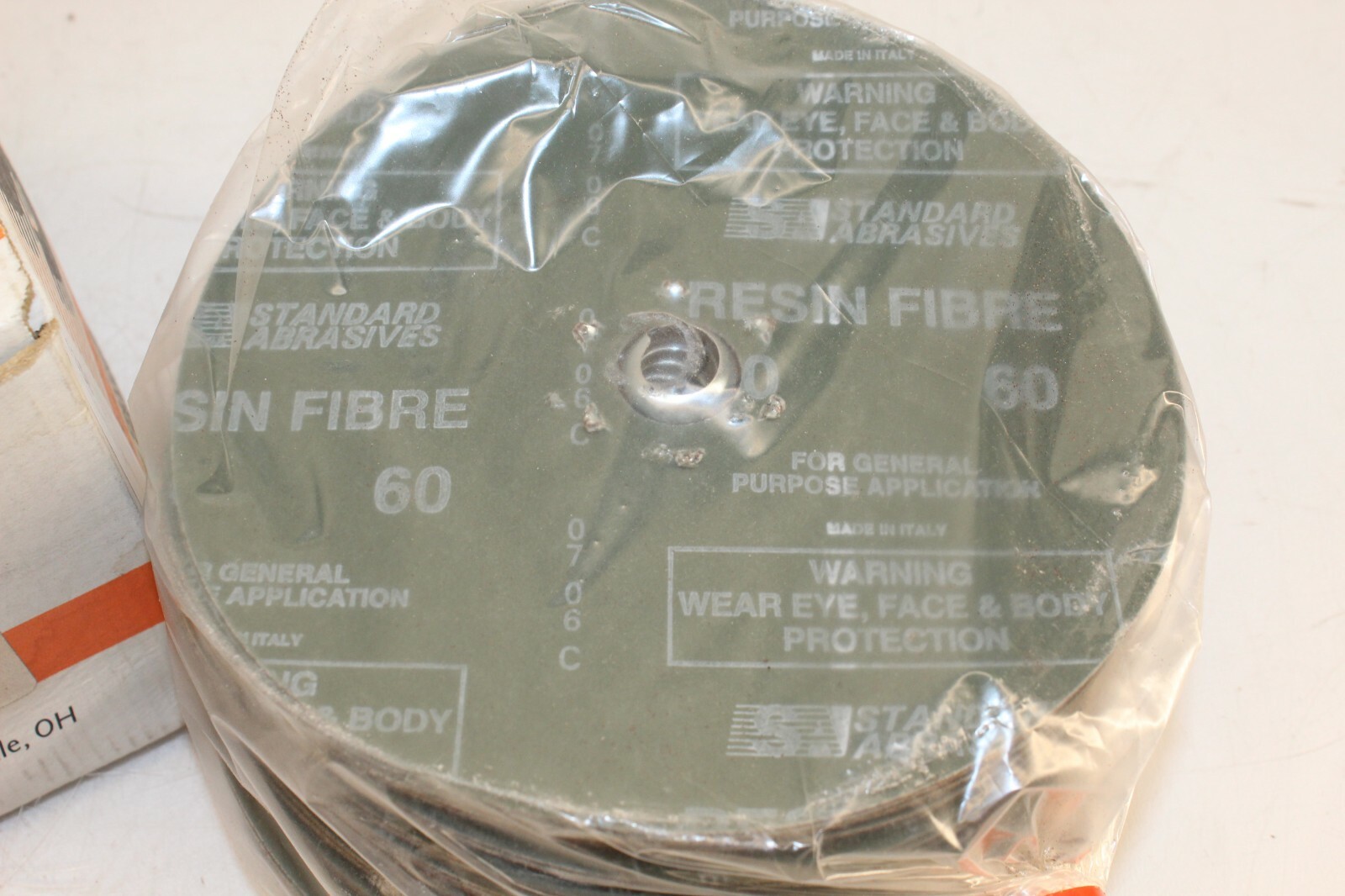 STANDARD ABRASIVES EZ QUICK CHANGE RESIN FIBER DISC 60 GRIT 7″ 531205 (25 PCS)