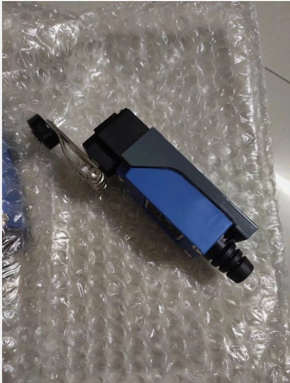 1 PCS moujen ME-8104 limit micro switch