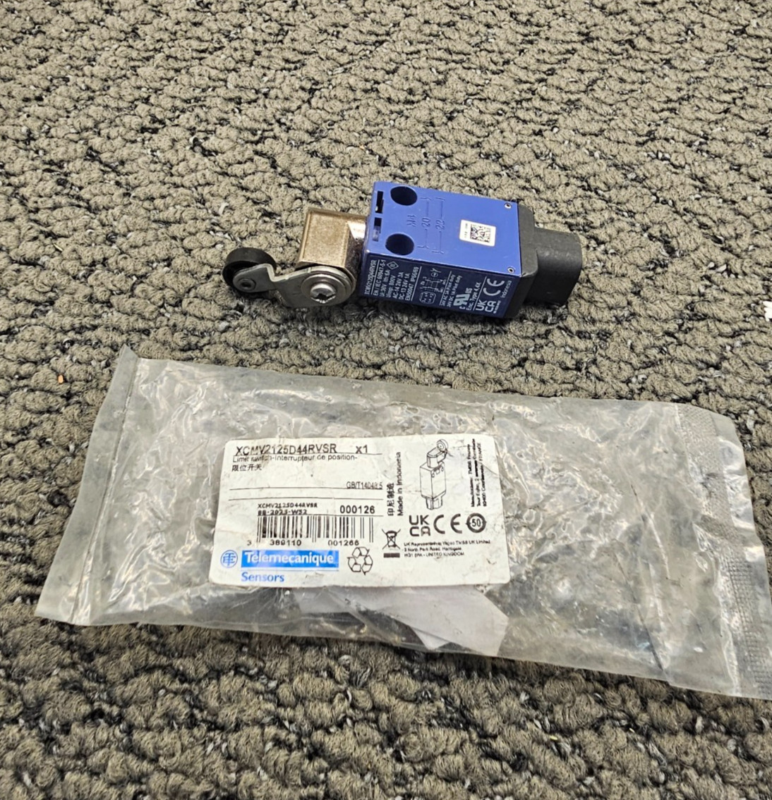 Telemecanique XCMV2125D44RVSR: Sensor Limit Switch Replacement