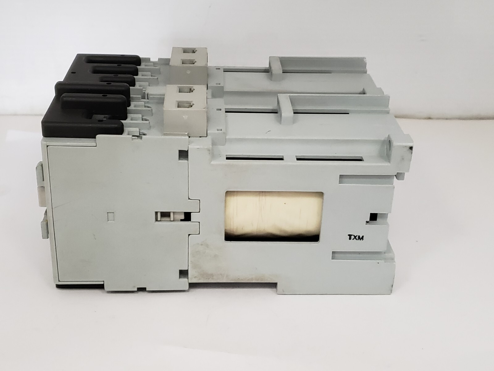 ALLEN BRADLEY 104-C30DJ02 CONTACTOR REVERSING 600V 30A SERIES C