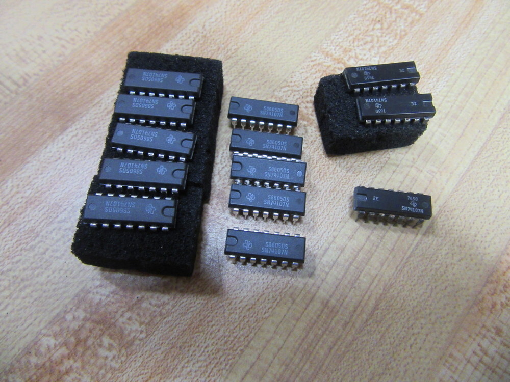 Texas Instruments SN74107N Integrated Circuit (Pack of 13)