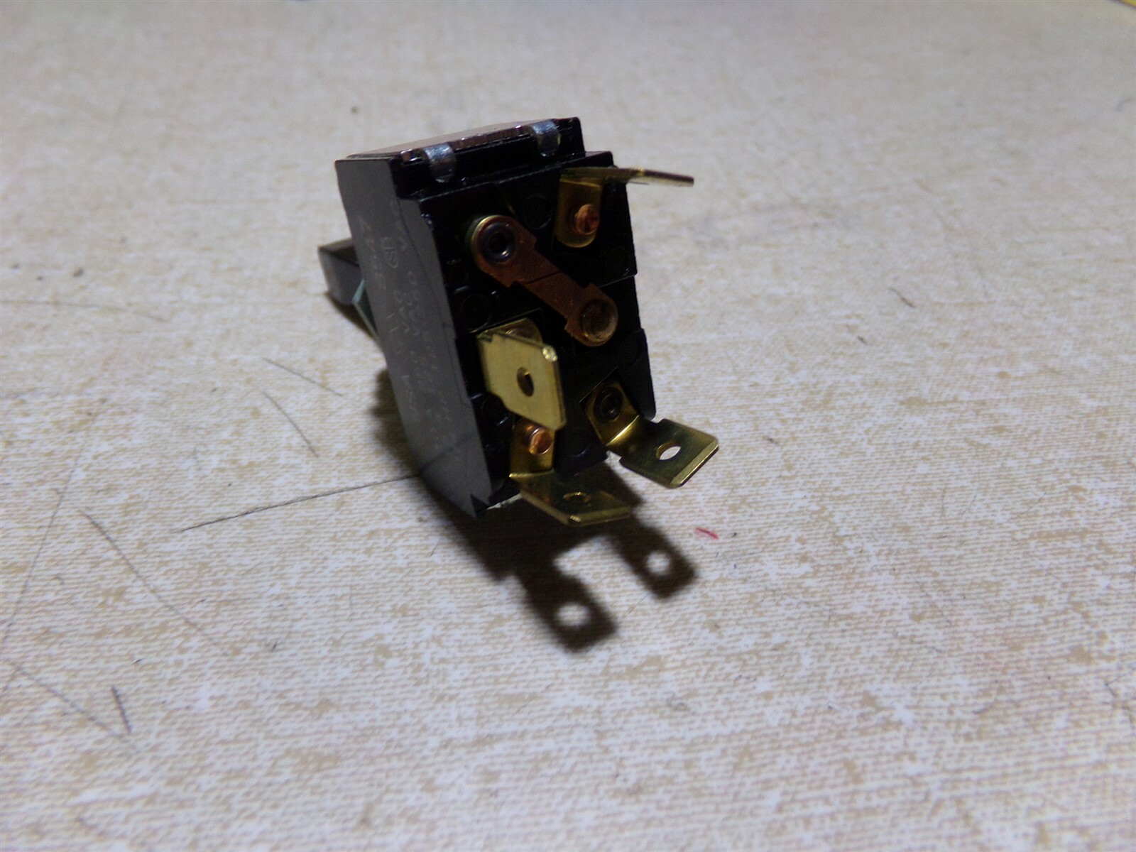 NEW Cutler Hammer 8547 3-Position ON-Off-On Toggle Switch 1/4 HP 125-250VAC