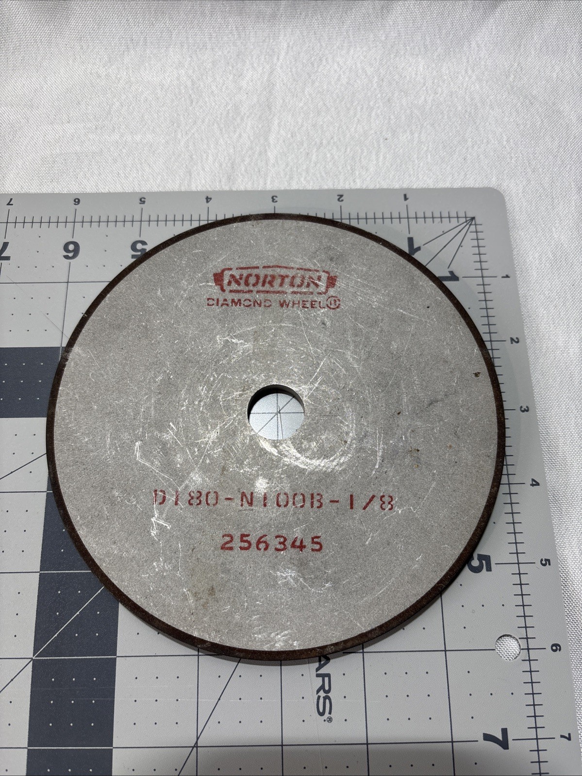 Norton Diamond Wheel D180-N100B-1/8, 180 Grit, 3/4″ Arbor – Light Use