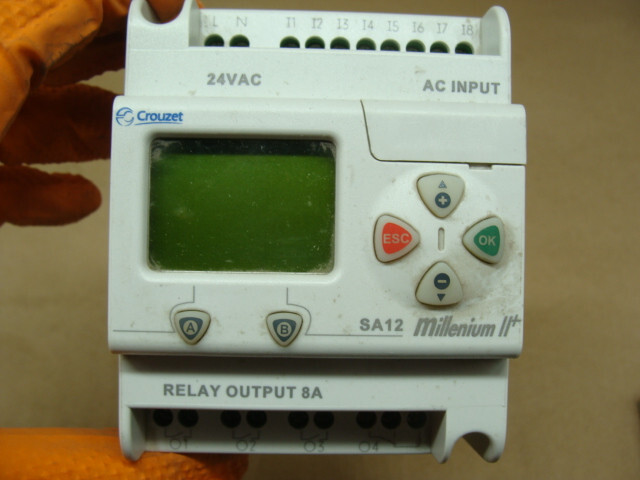 CROUZET MILLENIUM II+ SA12 CONTROLLER 24VAC 7.5VA MAX 8A/250VAC