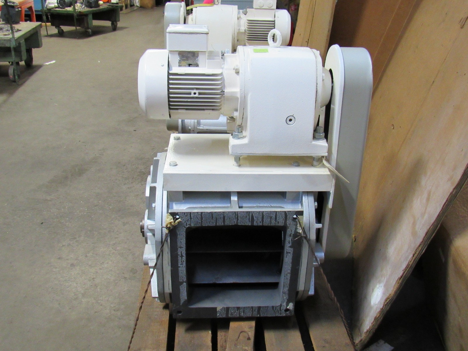 NEW REIMELT ROTARY AIRLOCK VALVE TYPE 13 SCHL.4.20SG 1.5HP 254/440V 10″X4″