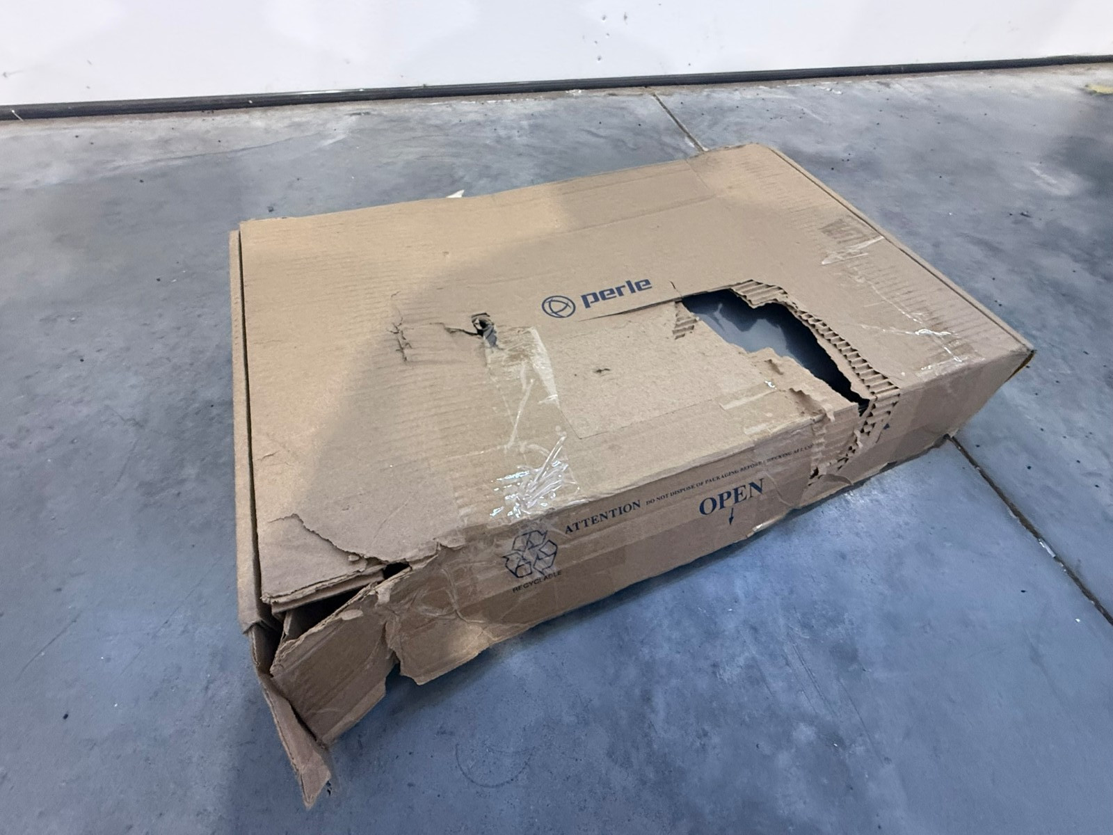 Perle Iolan SCR1618 RDAC Secure Console Server 04031138 Open Box – Messy Box