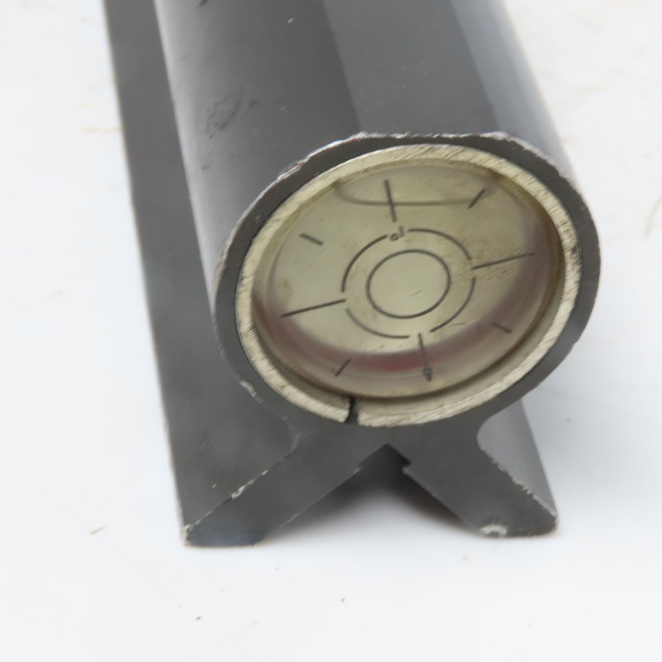 Empire No. 180 24″ Precision Machine Bubble V- Level