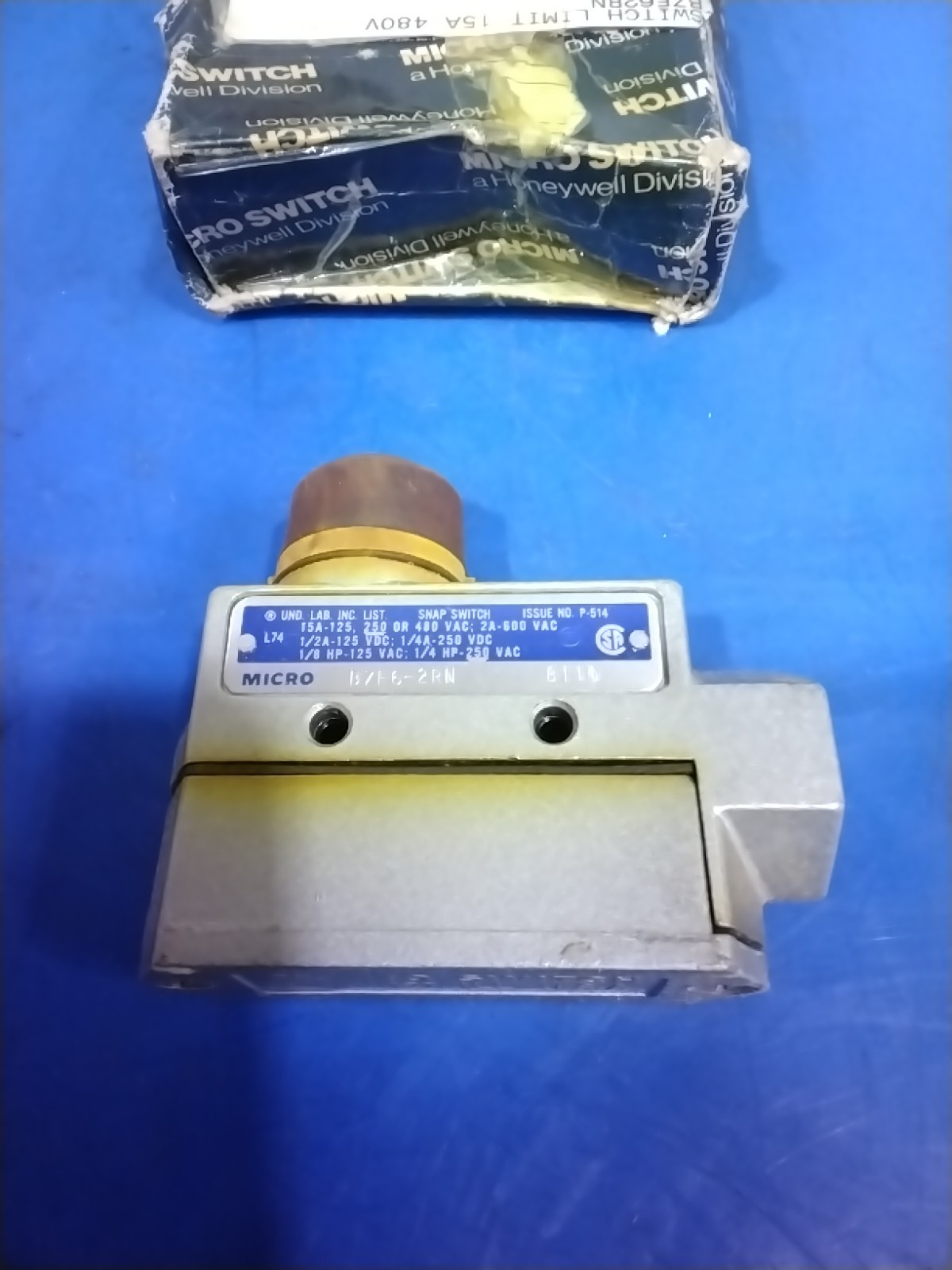 Micro Switch BZE6-2RN Limit Switch BZE62RN