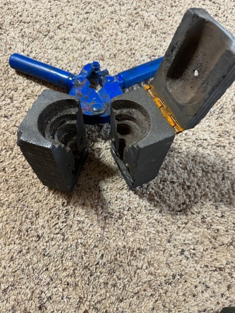 ULTRAWELD PT2S2SB with MH1 Mold Handle Clamp