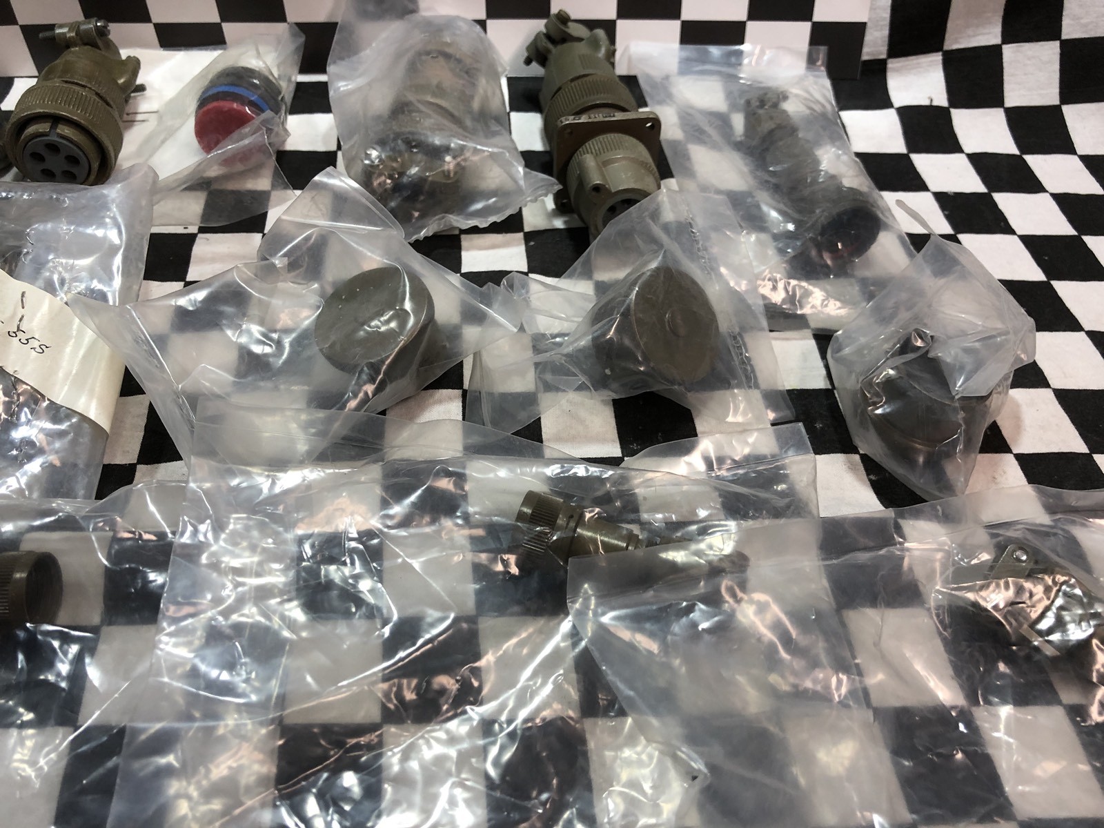 Miscellaneous Amphenol PT06A-22-55S, MS3100R18-11S, #BOX 13 “F10”